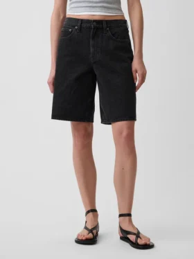 11″ denimkorte broek met middelhoge taille en lang model