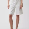 11" denimkorte broek met middelhoge taille en lang model