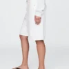 11" denimkorte broek met middelhoge taille en lang model