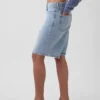 11" denimkorte broek met middelhoge taille en lang model