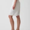 11" denimkorte broek met middelhoge taille en lang model