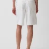 11" denimkorte broek met middelhoge taille en lang model