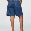11" denimkorte broek met middelhoge taille en lang model