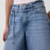 11" denimkorte broek met middelhoge taille, micro-riem en lang model