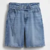 11" denimkorte broek met middelhoge taille, micro-riem en lang model