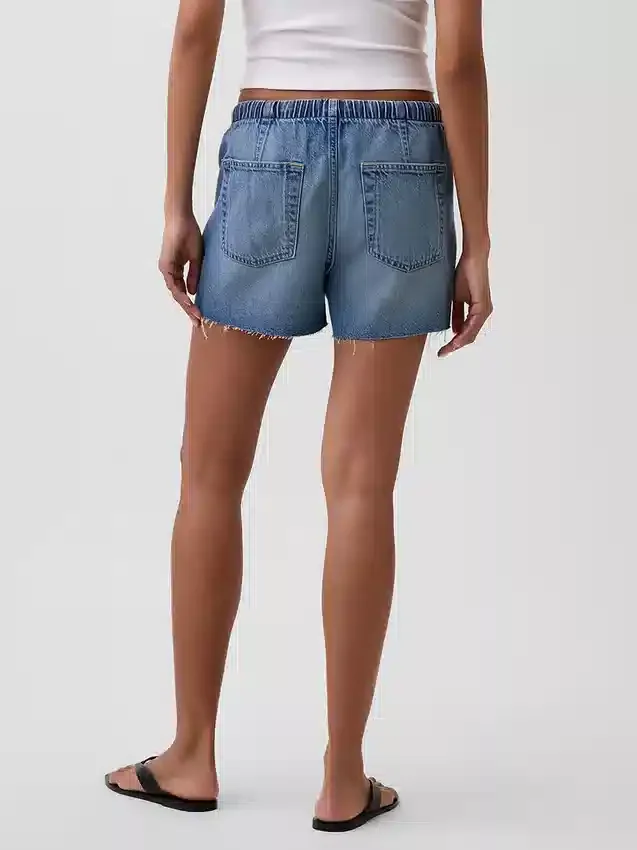 3,5” laaghangende, comfortabele denimkorte broek