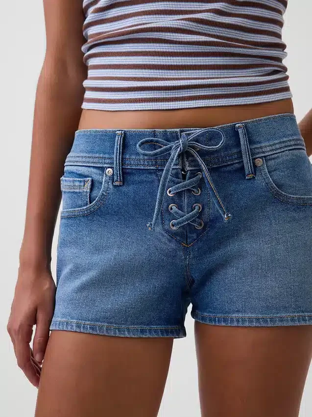 3" korte broek met lage taille en vetersluiting