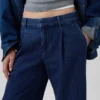365 Lage taille denimbroek met plooien