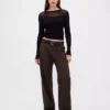 365 Lage taille, geborstelde twill plooibroek
