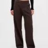 365 Lage taille, geborstelde twill plooibroek