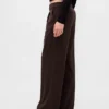 365 Lage taille, geborstelde twill plooibroek