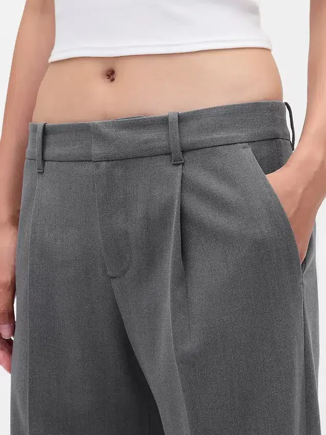 365 Lage taille, geborstelde twill plooibroek
