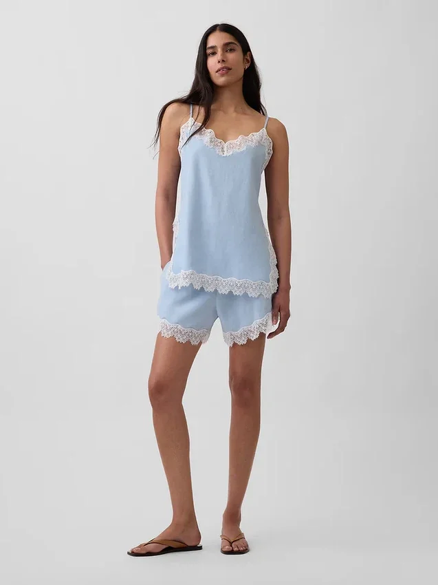4" mid-rise korte broek van linnenmix met kanten rand