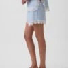 4" mid-rise korte broek van linnenmix met kanten rand