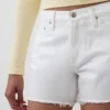 4" ultrazachte, relaxed zittende korte broeken met afgeknotte zoom