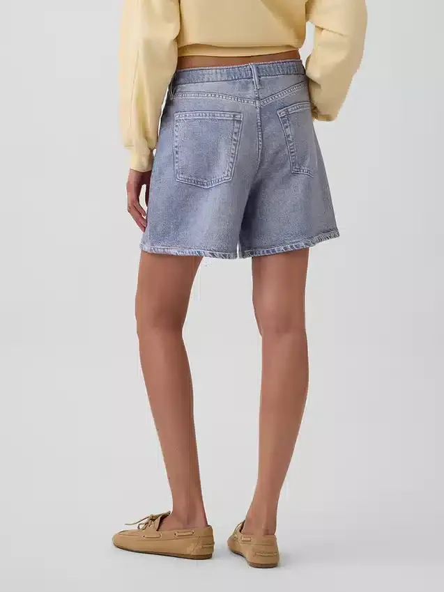 5" Korte broeken van bedrukt gebreid denim met middelhoge taille