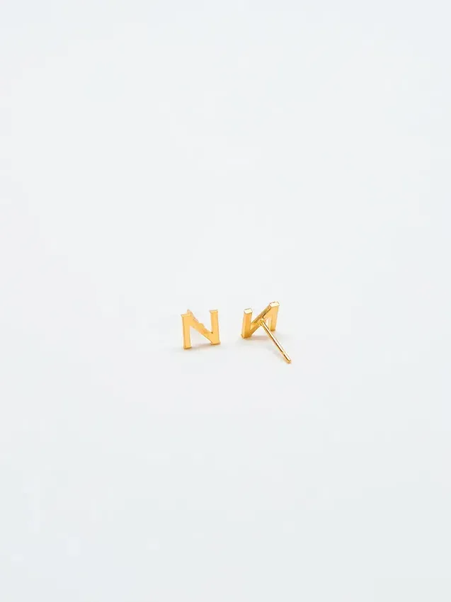 Admiral Row gouden initialenoorbellen