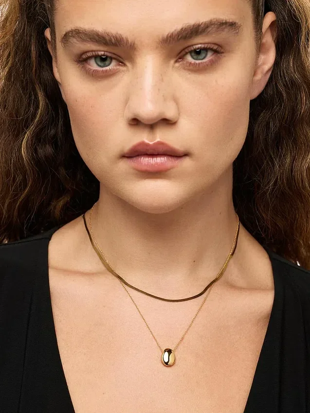 Ana Luisa gouden mini-kiezelsteenhanger