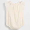Baby-body met gesmokt bloemenpatroon