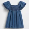 Baby-denimjurk met smockwerk