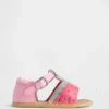 Baby-sandalen met aardbeienmotief