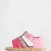 Baby-sandalen met aardbeienmotief