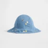 Baby-zonnehoed van geborduurd denim