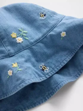 Baby-zonnehoed van geborduurd denim