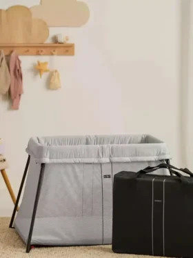 Babybjorn Reiswieg Light en hoeslaken bundel