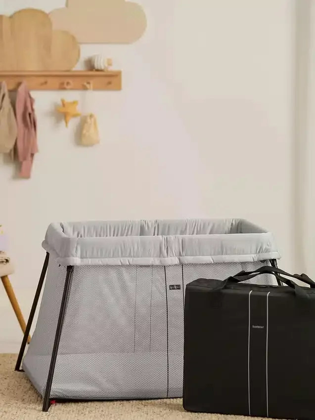 Babybjorn Reiswieg Light en hoeslaken bundel
