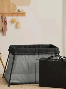 Babybjorn Reiswieg Light en hoeslaken bundel