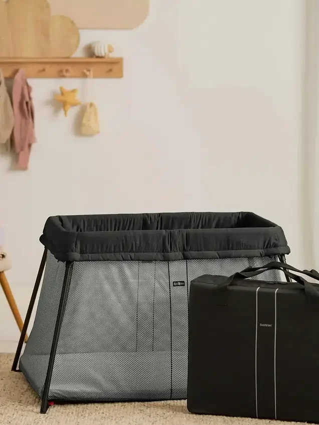 Babybjorn Reiswieg Light en hoeslaken bundel