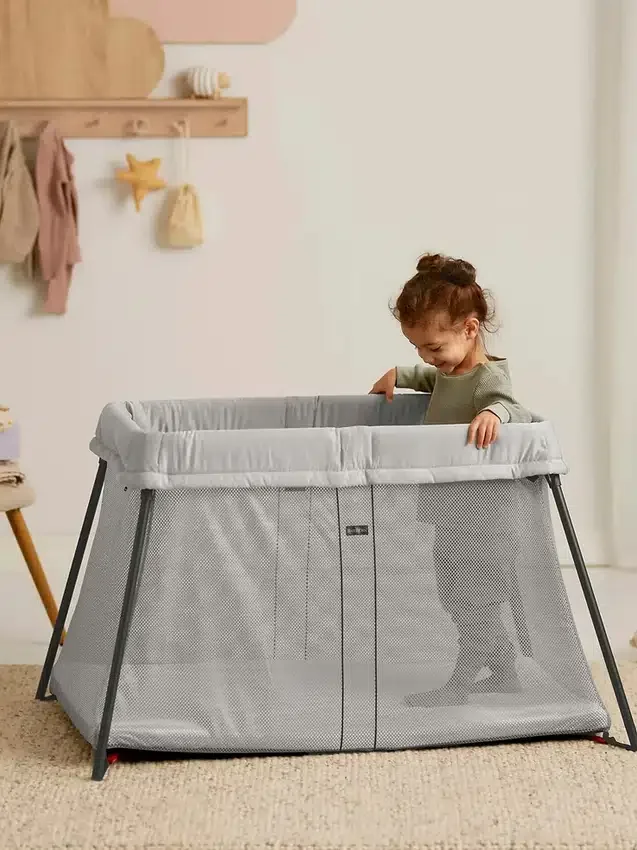 Babybjorn Reiswieg Light en hoeslaken bundel
