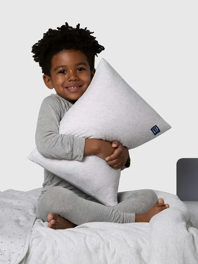 babyGap-peuterkussen van traagschuim met 2 verkoelende hoezen