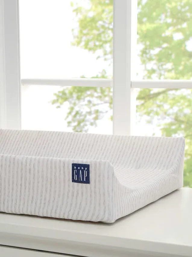 babyGap voorgevormd verschoningskussen met verkoelende hoes