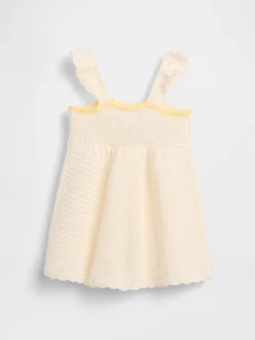 Babyjurk met gehaakte bloemen