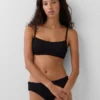 Bikinitop met ronde hals en ribbelpatroon