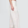 Broek met middelhoge taille, oogjes en wijde pijpen