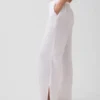 Broek van katoenen gaas met gemakkelijke split aan de zoom