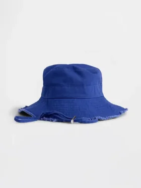 Buckethoed met gerafelde rand