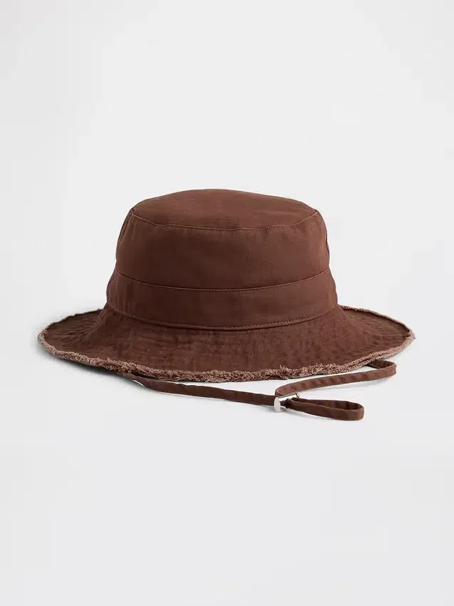 Buckethoed met gerafelde rand