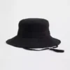 Buckethoed met gerafelde rand