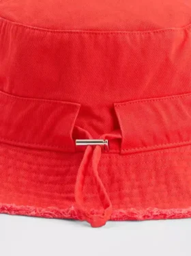 Buckethoed met gerafelde rand