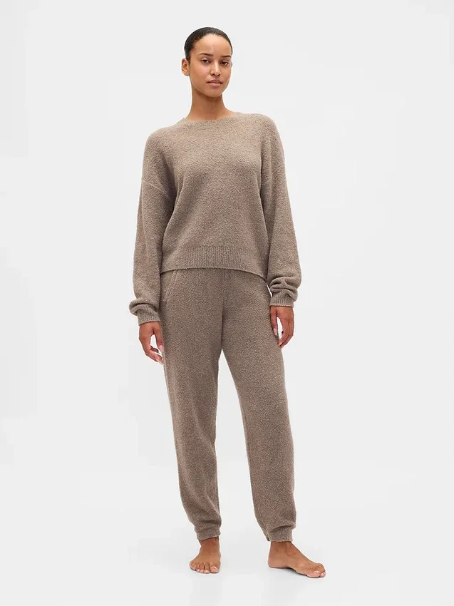 CashSoft bouclé-trui met joggingbroek
