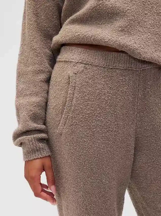CashSoft bouclé-trui met joggingbroek