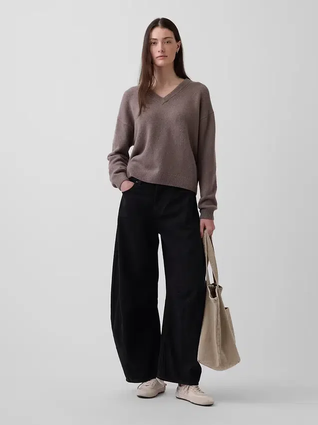 CashSoft oversized trui met V-hals