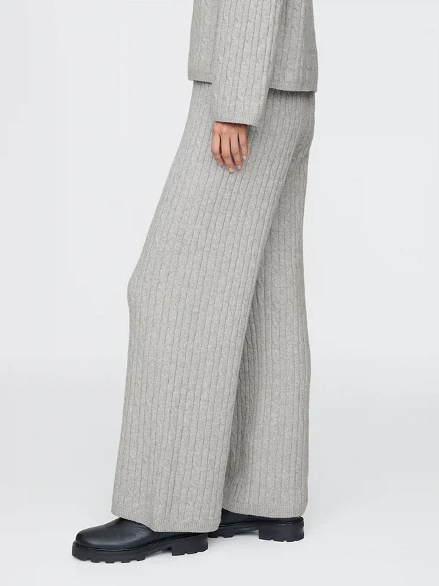 CashSoft-trui-broek met kabelpatroon