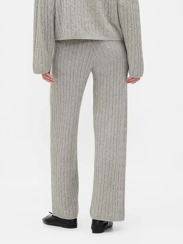CashSoft-trui-broek met kabelpatroon