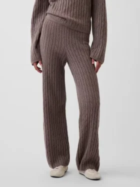 CashSoft-trui van kabelgebreid tricot met relaxte pasvorm