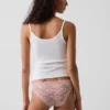 Cheeky-bikini met kant